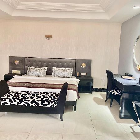 Sun Beach Hotel Котону Экстерьер фото