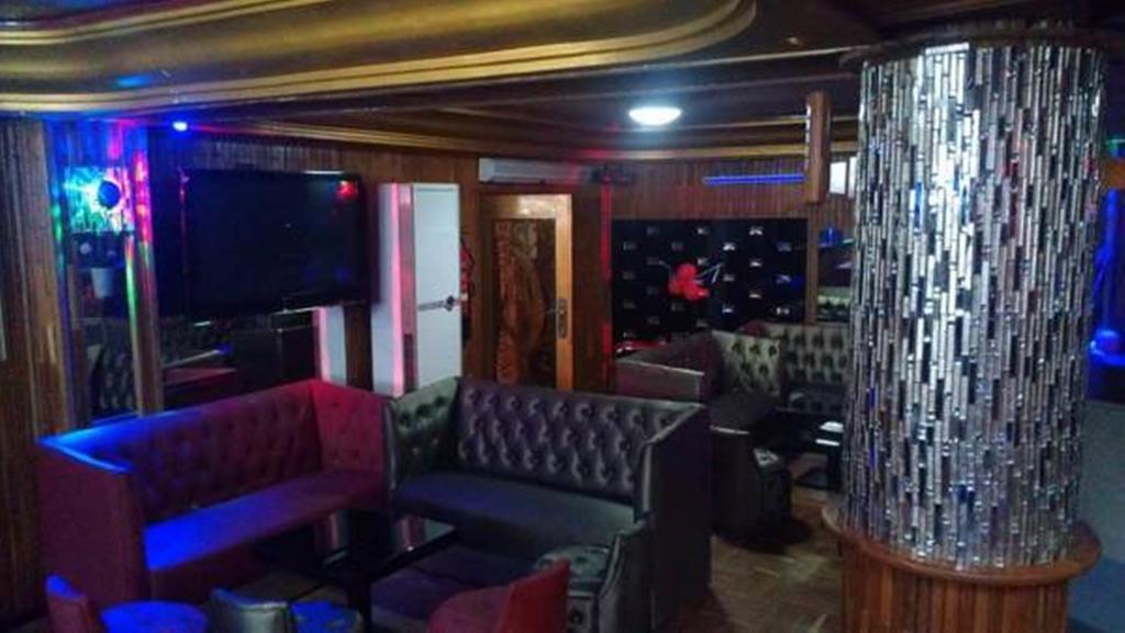 Sun Beach Hotel Котону Экстерьер фото