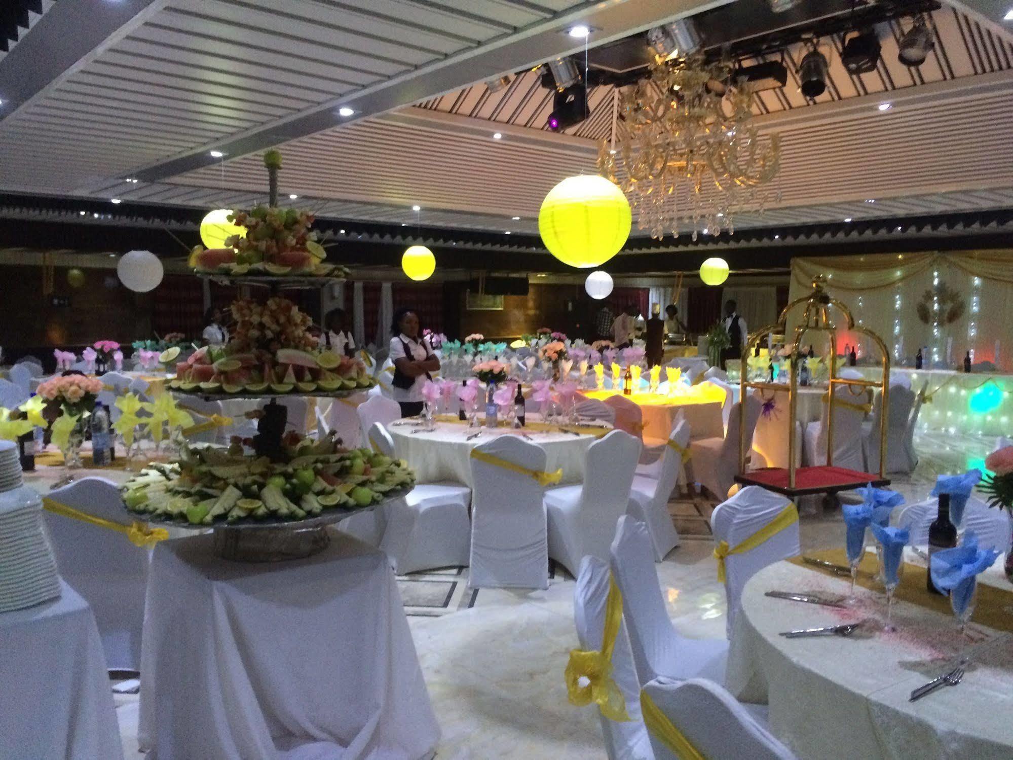 Sun Beach Hotel Котону Экстерьер фото