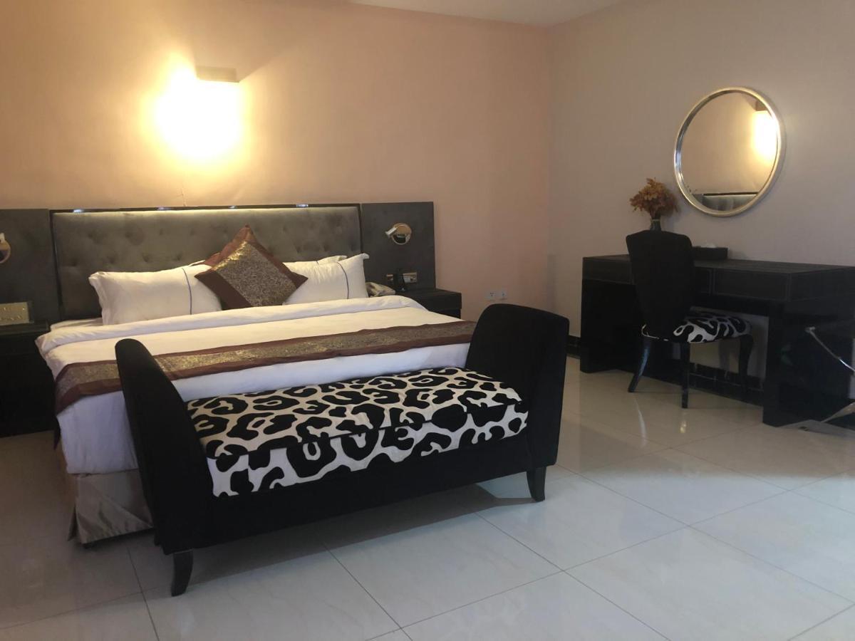 Sun Beach Hotel Котону Экстерьер фото