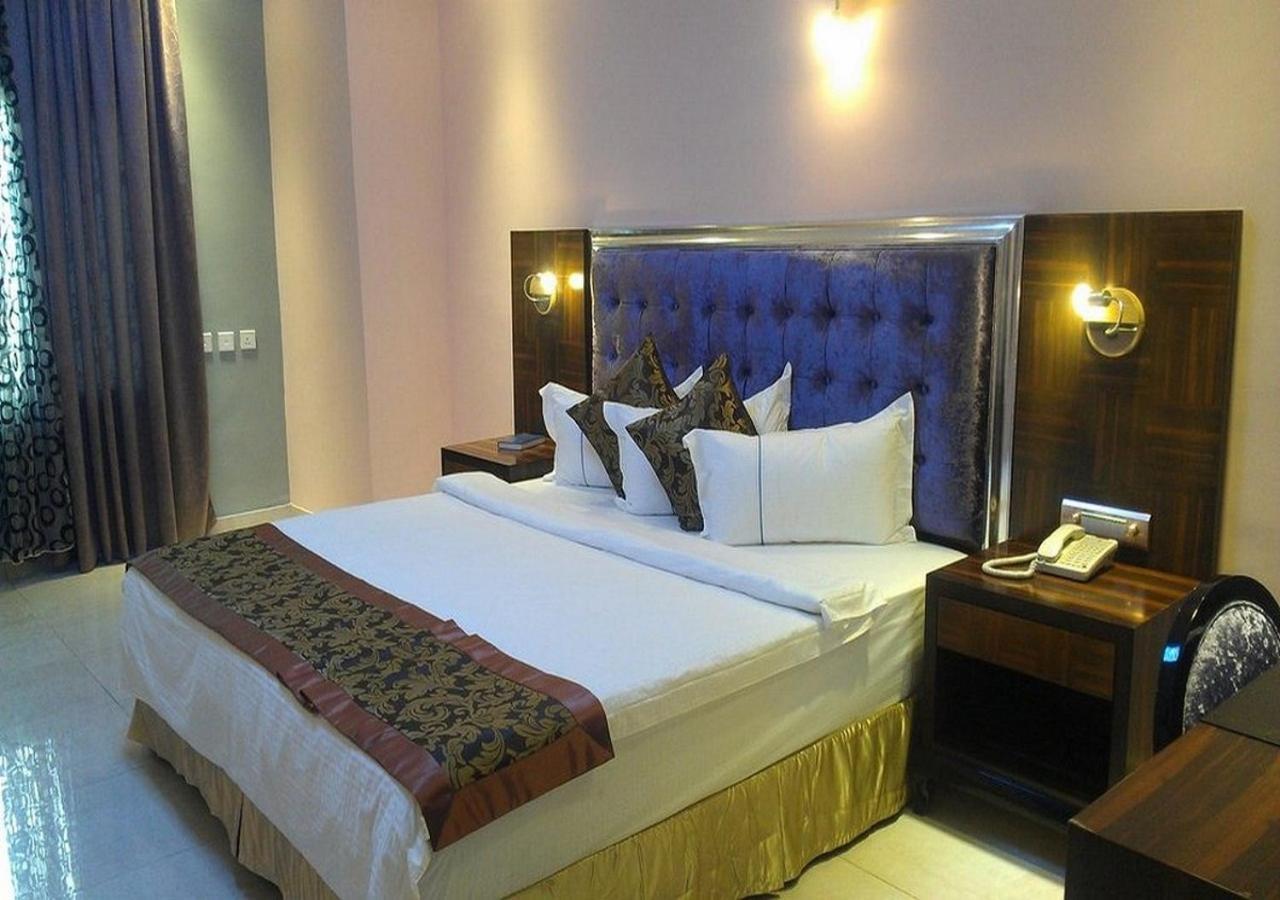 Sun Beach Hotel Котону Экстерьер фото