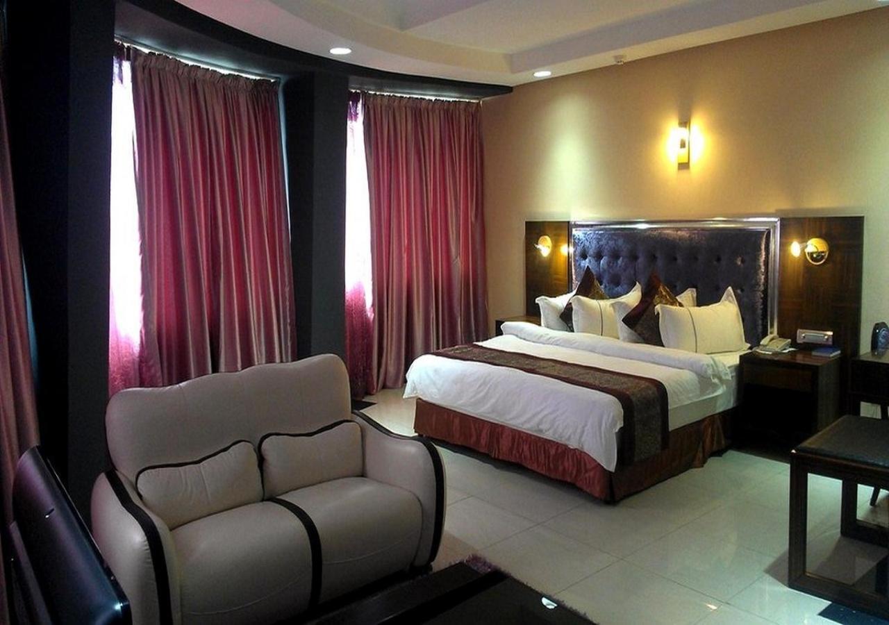 Sun Beach Hotel Котону Экстерьер фото