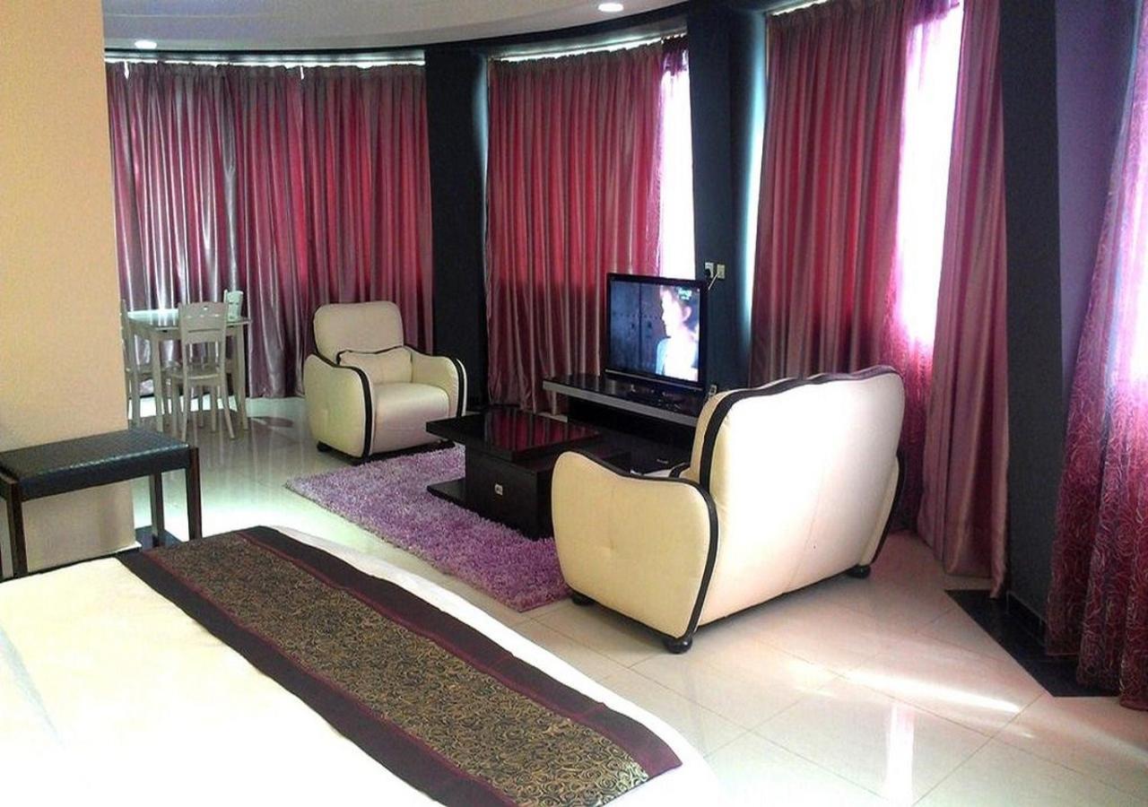Sun Beach Hotel Котону Экстерьер фото